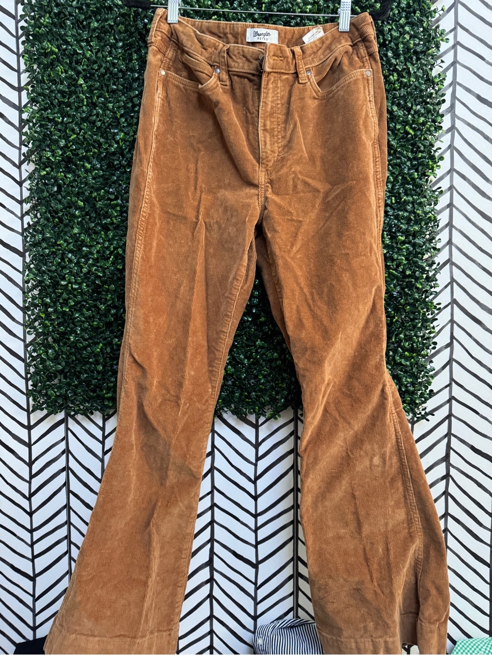 Wrangler Tan Corduroy Bootcut Pants 31x32